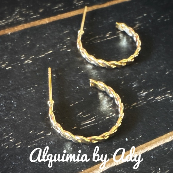Alquimia Jewelry - Minimalist twisted hoops gold statement earrings